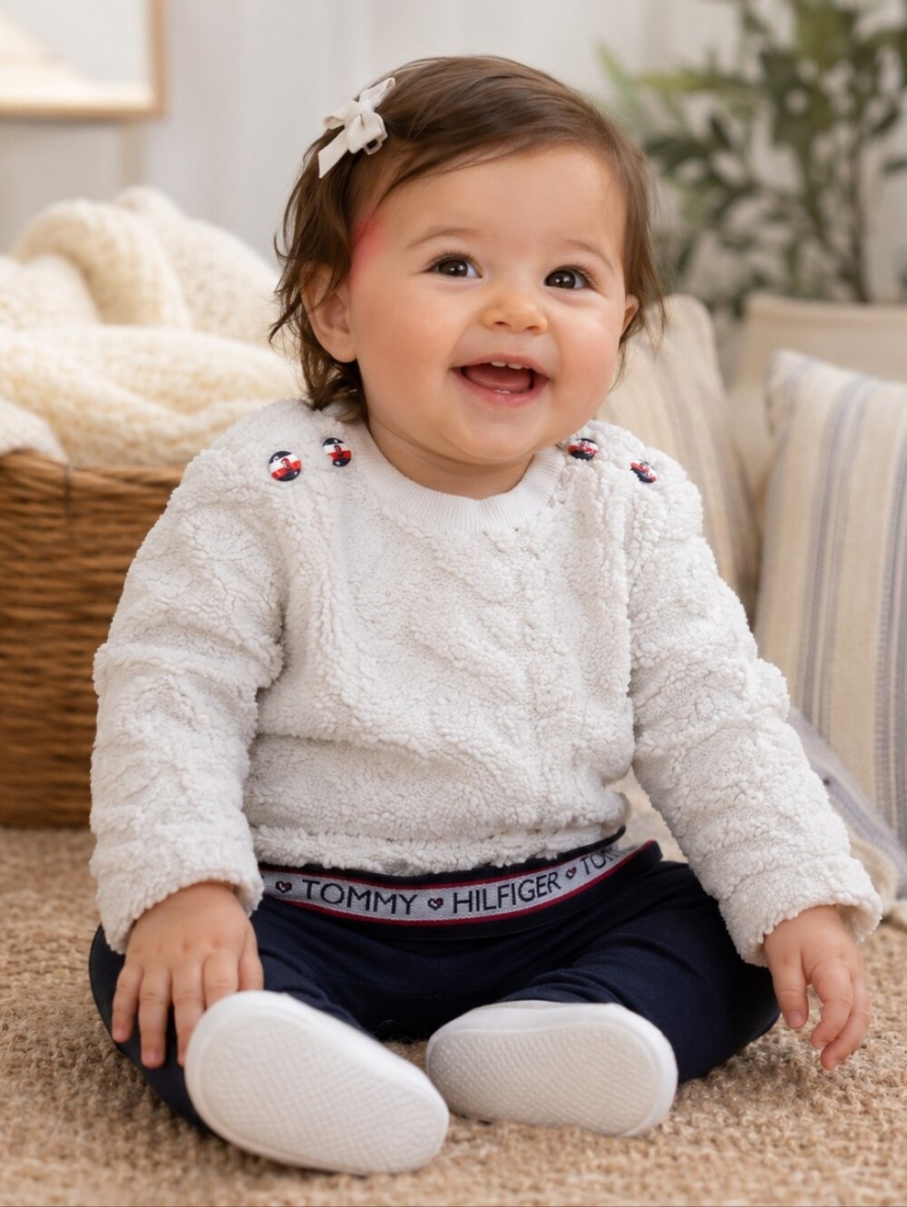 Tommy Hilfiger Baby Girls Sherpa Pullover Sweater 12M White Cozy